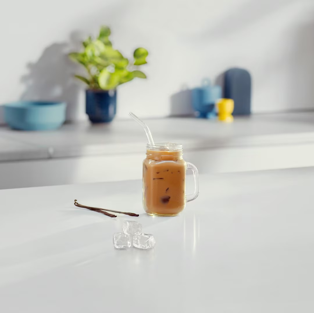 Iced Vanilla Café Au Lait coffee recipe prepared with NESCAFÉ® Dolce Gusto® Café Au Lait